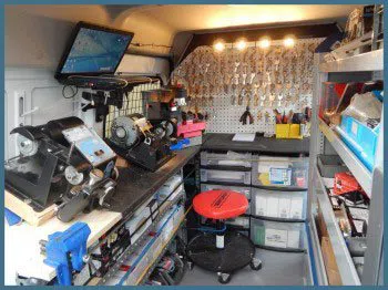 Safe Key Shop Warren, MI 586-413-7756 - 2-mobile-locksmith